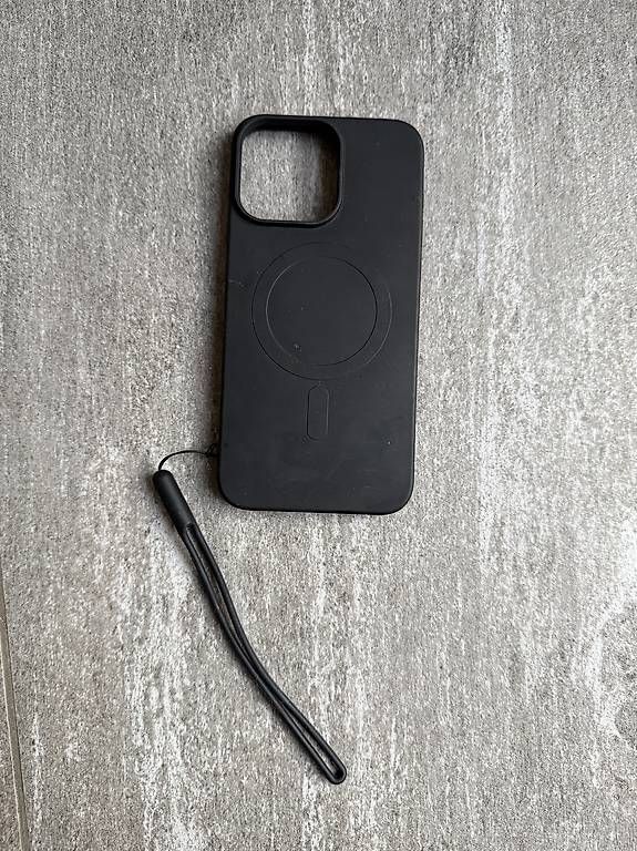 Coques & Protection écran: Zubehör für iPhone 15Pro Max – D'occasion à Basel par sandrapbsda 2