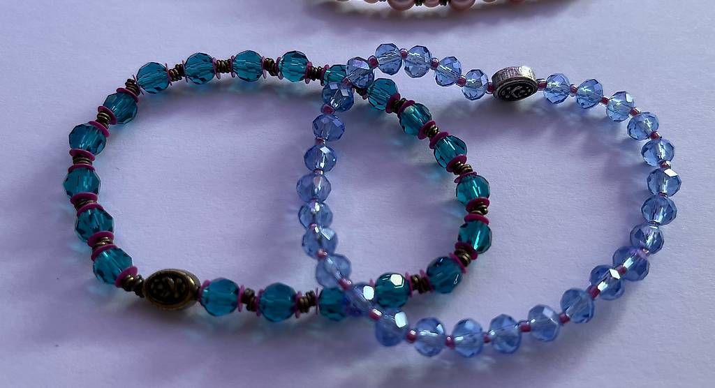 Bracciali & Braccialetti: 4 elastische Konplott Armbänder neu – Usato da Mörschwil venduto da nvcmi 1