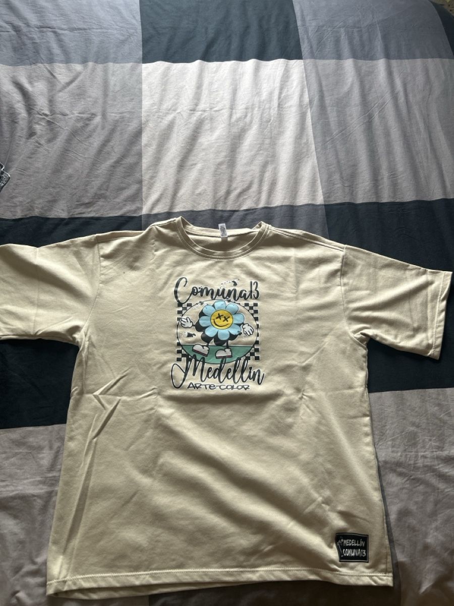 T-shirt: T-shirt Medellin – Nuovo (secondo la descrizione) da Zürich venduto da pil_9sh9 2
