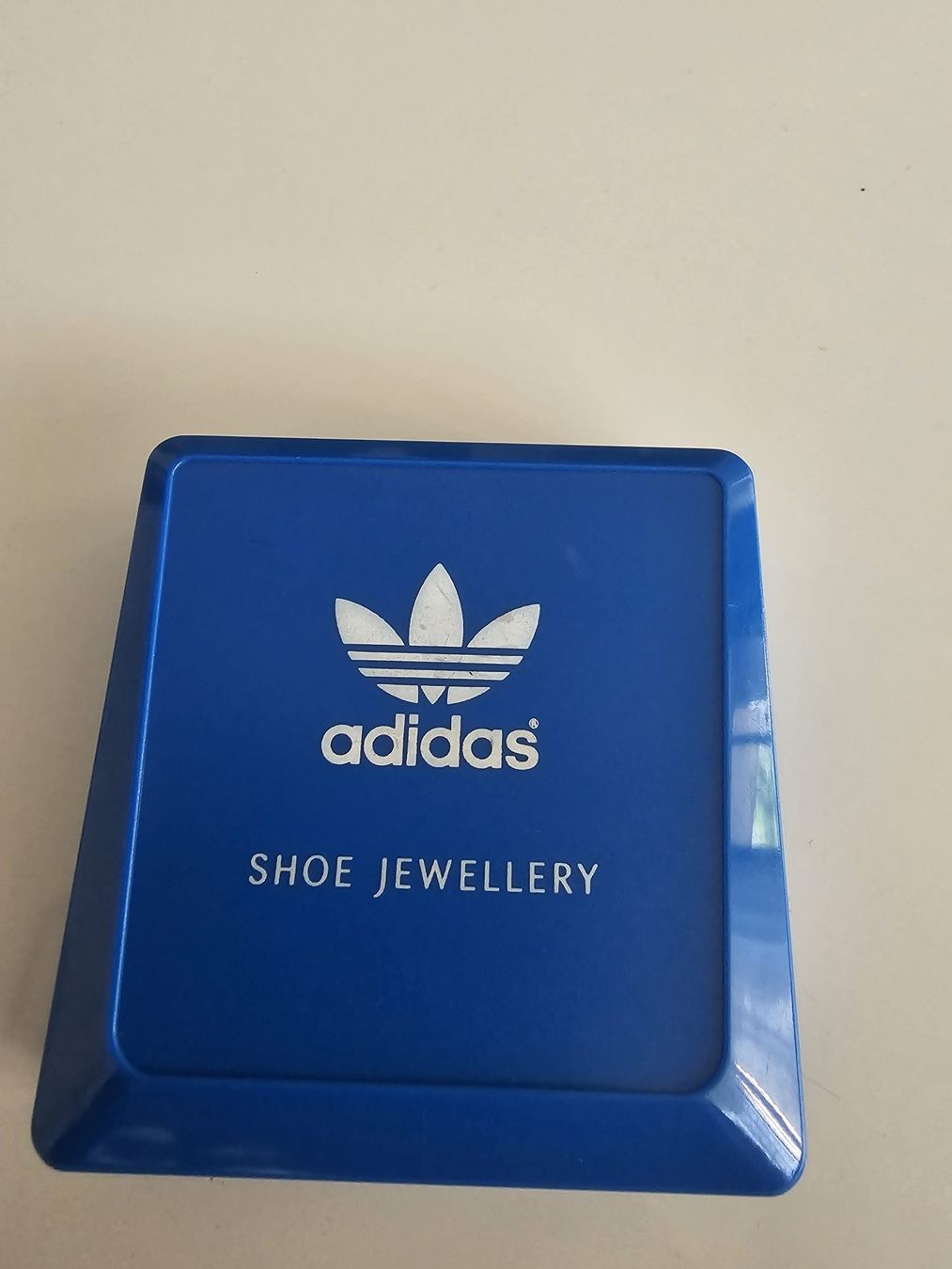 Altri gioielli: Adidas Shoe Jewellery – Nuovo (secondo la descrizione) da Ittigen venduto da Lorena_G