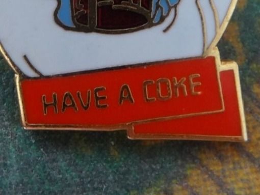 Coca-Cola Placchette & Badge: Pins  COCA-COLA  "  HAVE A COKE " – Usato da Romanel-sur-Lausanne venduto da Swift13 1