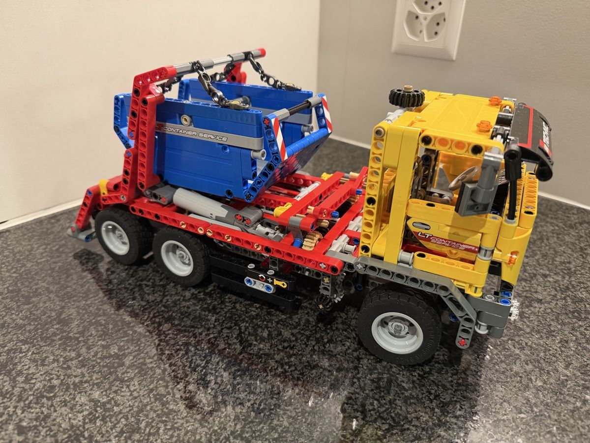 Lego Kit di costruzioni: LEGO Technic 42024 Container Truck – Usato da airolo venduto da unimo78 3
