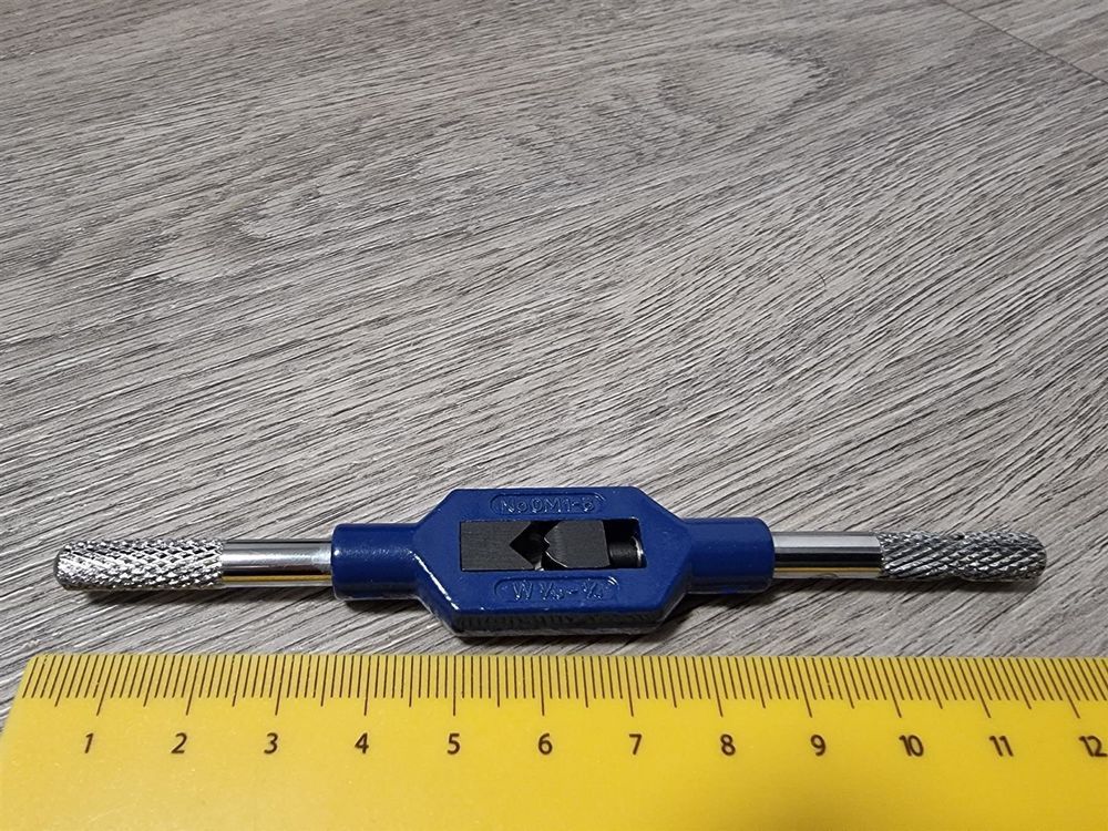 Tous les outils: Gewindebohrer Set inklusive Windeisen – Neuf avec emballage d'origine à Eglisau par 20788 2