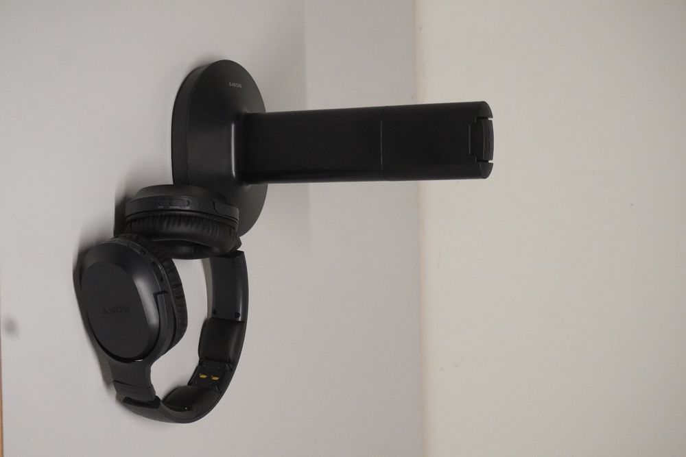 Sony Kopfhörer: Sony Kopfhörer Bluetooth MDR-RF895RK NP 310Fr      (S0172) – Gebraucht aus Basel von B.W.B. 2