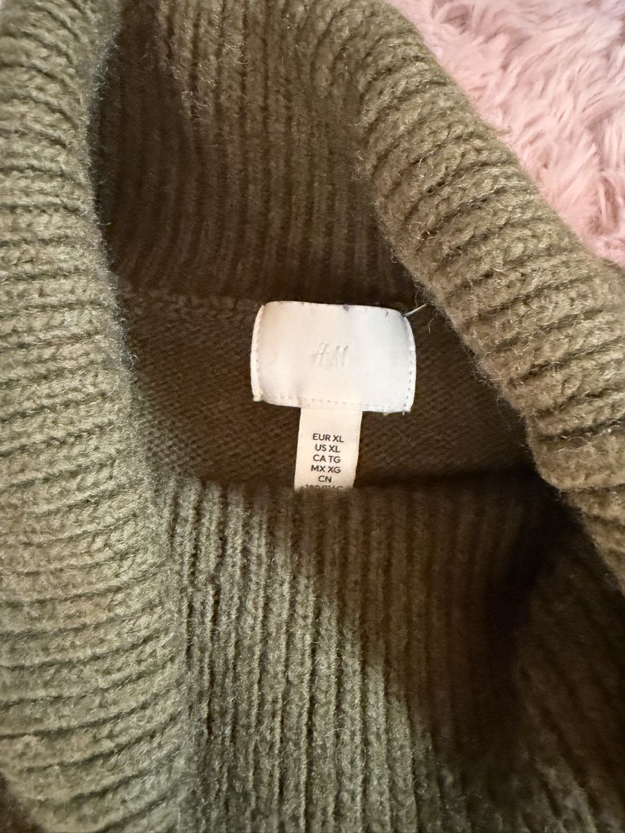H&M Pulls & Sweat-shirts: H&M Rollkragen Pullover  – D'occasion à Faulensee par san_26hj 2