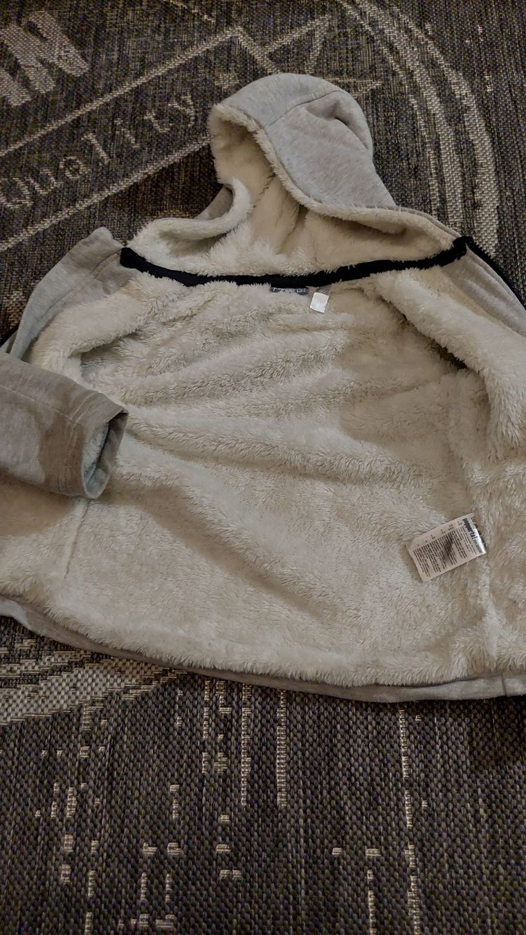 Vestes & Manteaux: Kinder Kapuzenjacke Grau mit Teddyfutter Grösse 122-128 – D'occasion à Egolzwil par mobiledeluxe 3