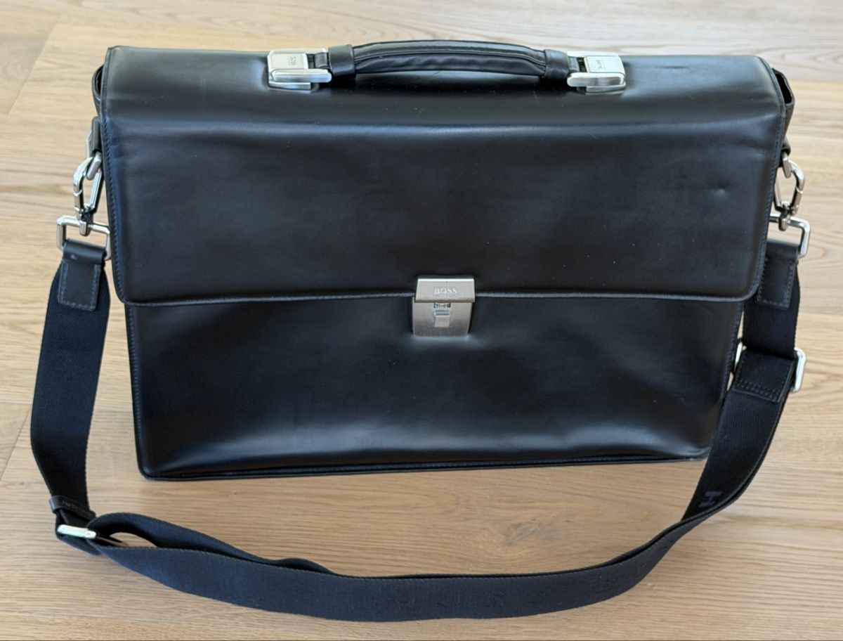 Hugo Boss Koffer & Taschen: Hugo Boss Leder Aktentasche schwarz – Gebraucht aus Wangen SZ von Buchma