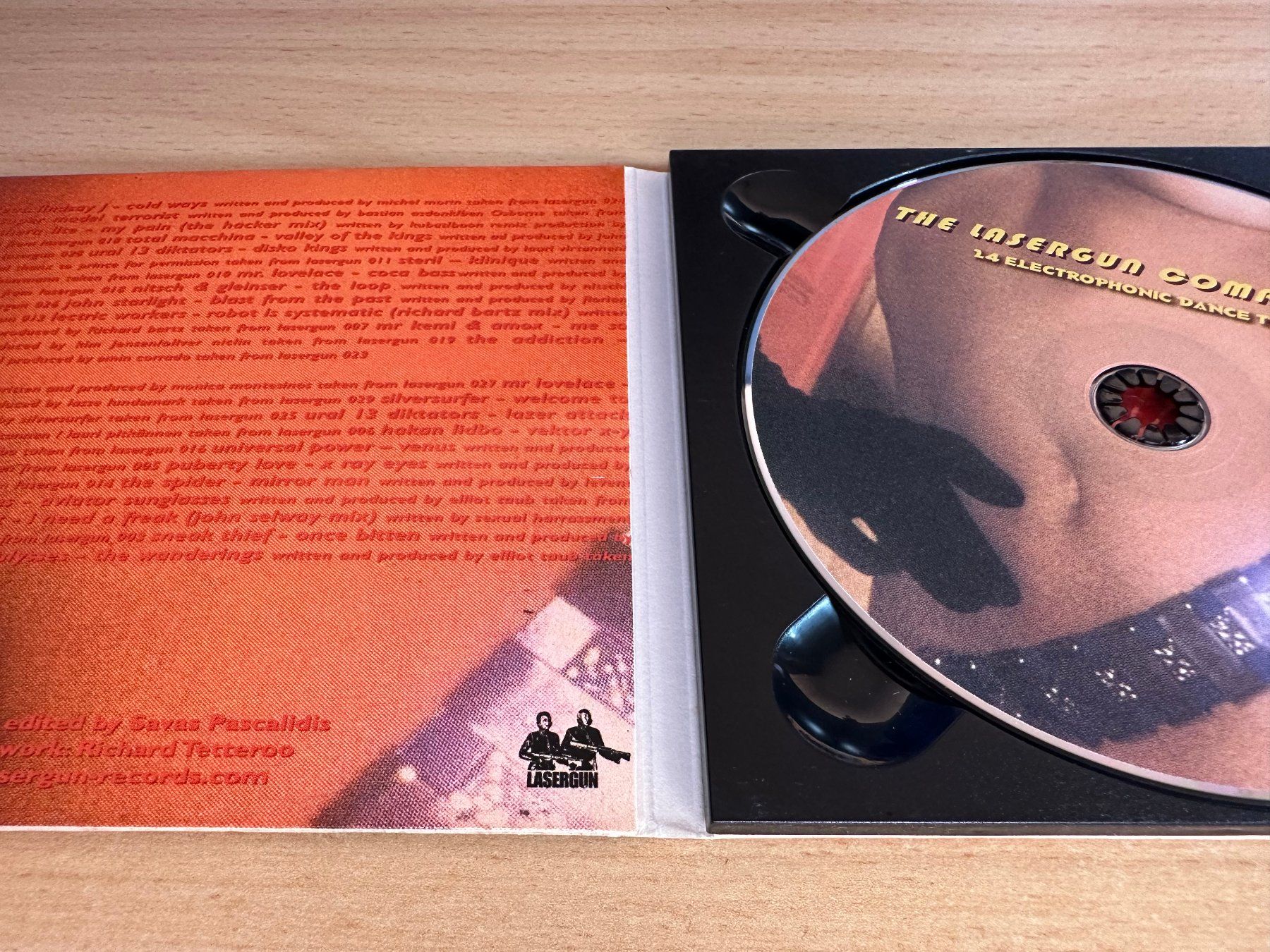 CD: Various – The Lasergun Compilation Vol. 1 - 2 CD – Usato da Rikon im Tösstal venduto da Alpenmutz 2