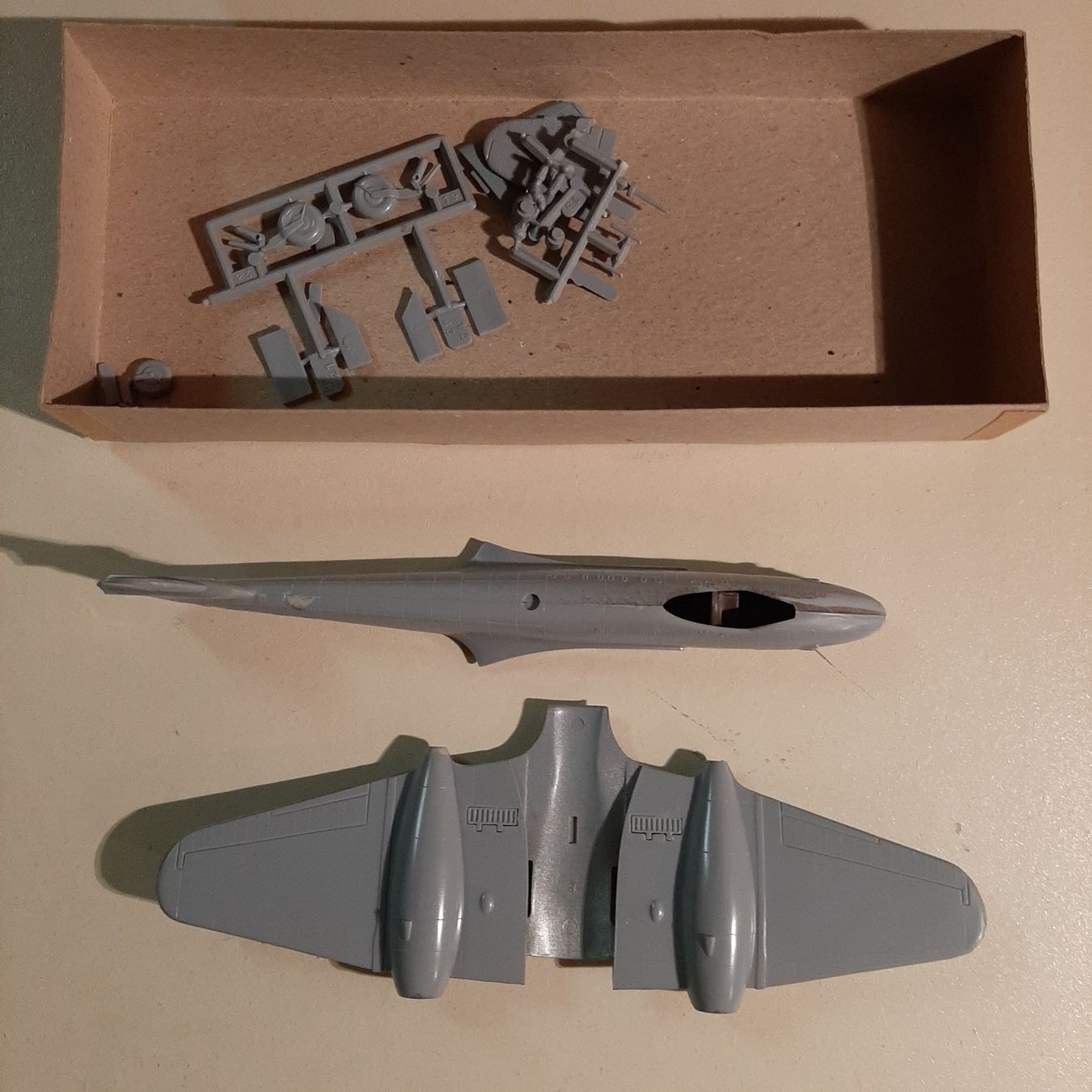 Airfix Kit di modellismo & Modellini statici: 1744 ... Gloster Meteor Mk III ... Airfix 268 – Usato da Bonstetten venduto da Benibanny59 2