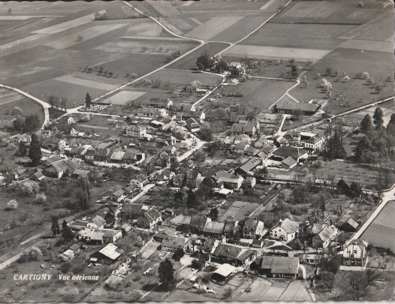 Cartoline postali: Cartigny  Flugaufnahme – Usato da Lumbrein venduto da made02