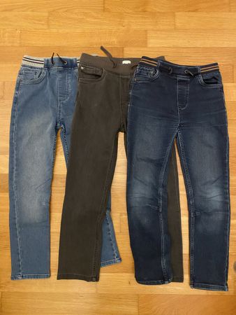 3 Vertbaudet Jeans Jungen Grösse 140 sehr guter Zustand 
