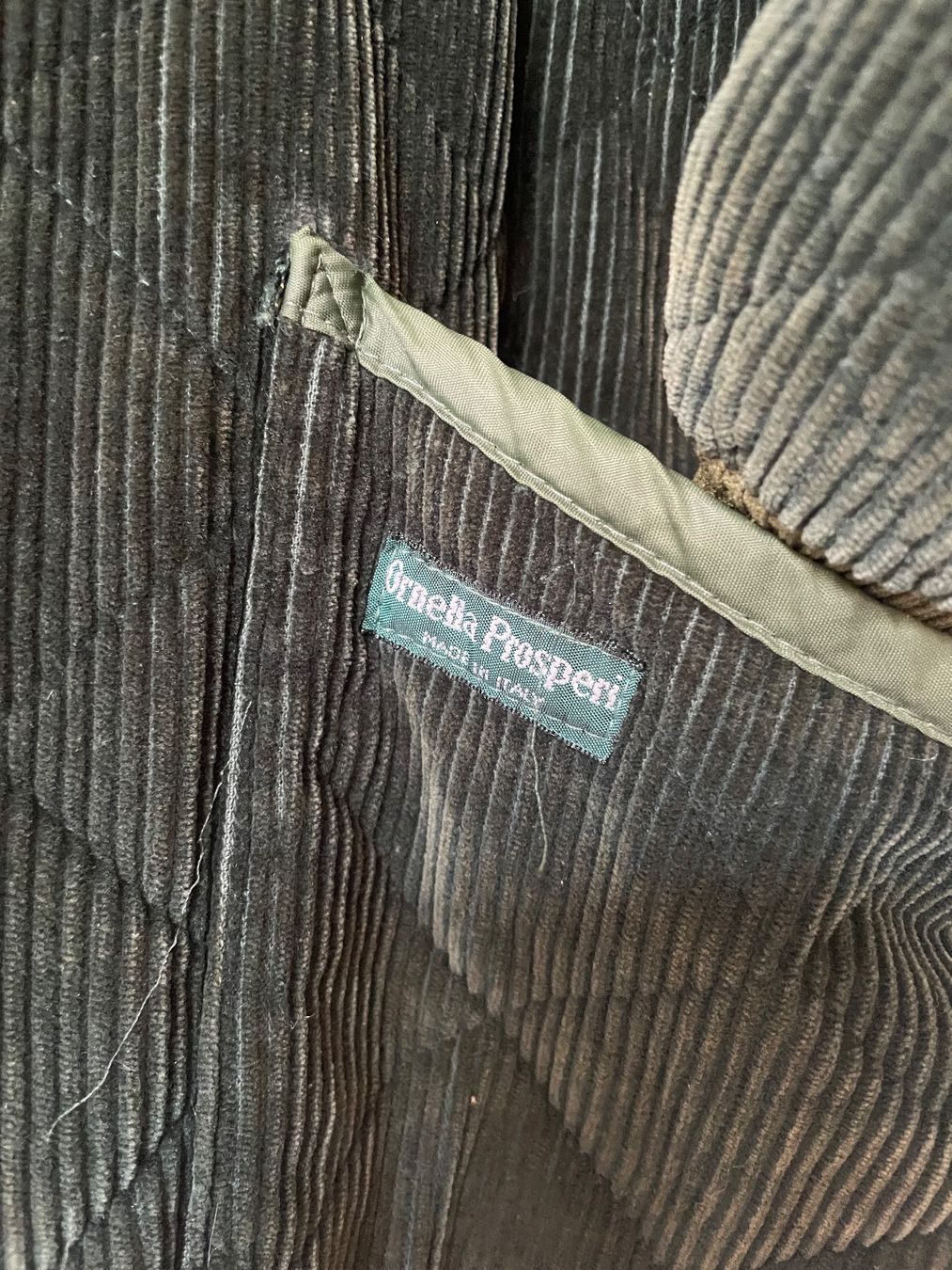 Giacche: Veste Corduroy Verte Olive – Usato da Lausanne venduto da amaury.h 2