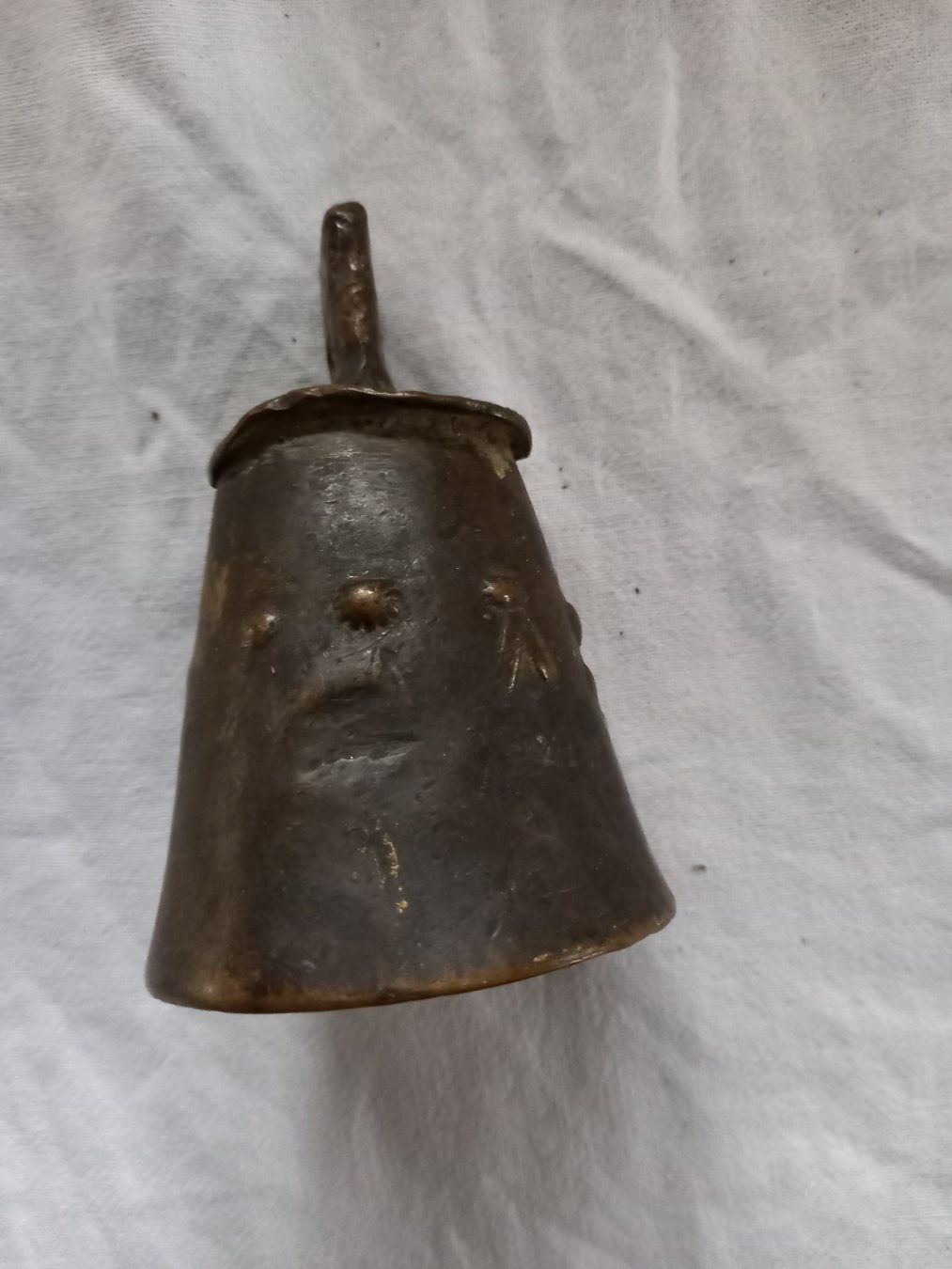 Campanacci mucche: Clochette ancienne artisanale en bronze – Usato da Rossens FR venduto da Souris1 3