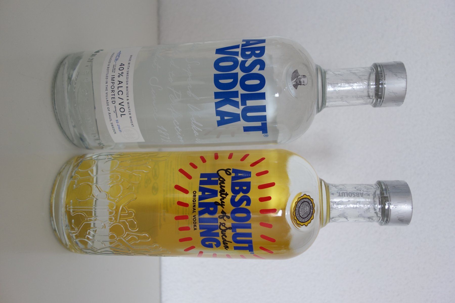 Absolut Vodka Spirituosen: Neuste Absolut Vodka HARING art edition 1L – Neu und originalverpackt aus Bonstetten von polarvids 5