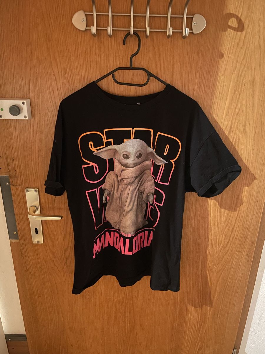 T-shirt: Baby Yoda T-Shirt – Nuovo (secondo la descrizione) da Lenk im Simmental venduto da banane50626