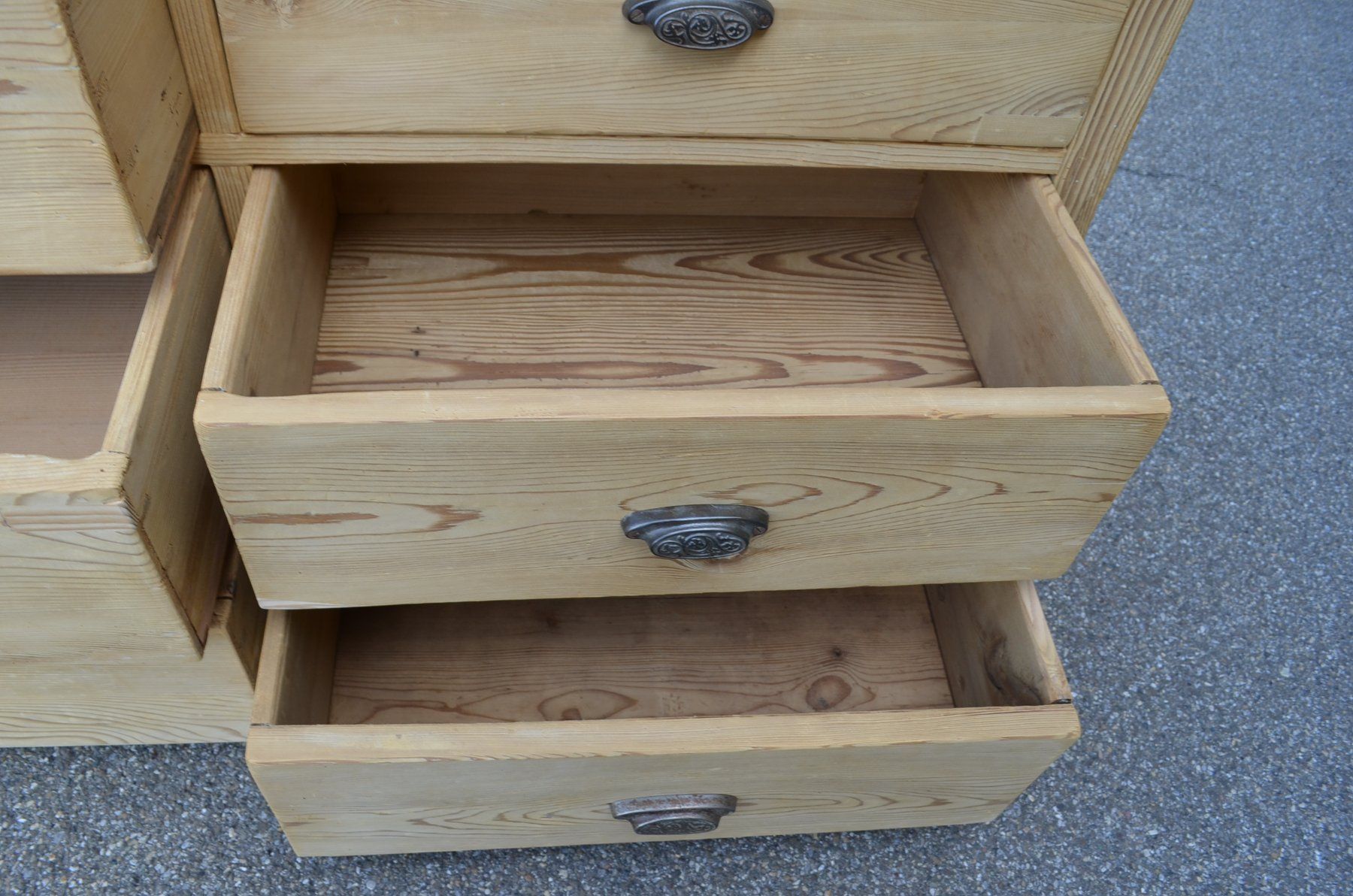 Commodes: Schubladenmöbel Tannenholz Restauriert – D'occasion à Wil SG par Athi 8