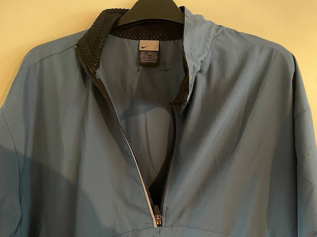 Canottiere & Pantaloni: Nike Jogging Trainingsoberteil blau Grösse L – Usato da Erlinsbach SO venduto da mattattack77 1