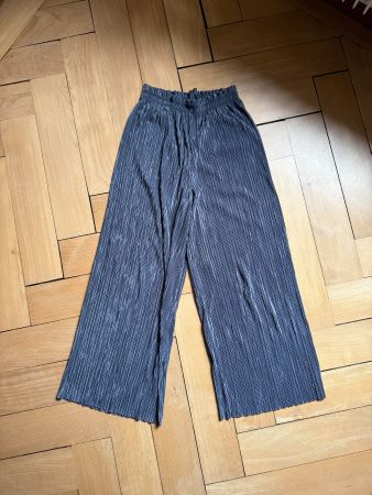 ZARA - Plisseehose grau glänzend S