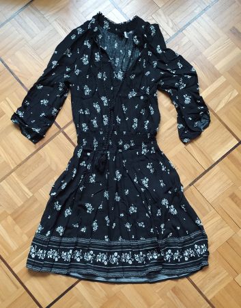 Robe noire et blanche Divided / Kleid Schwarz-weiß Divided