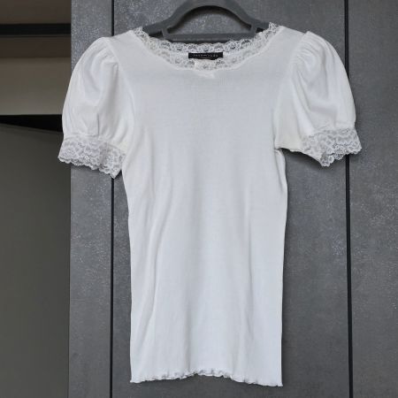 🐸 ROSEMUNDE TOP S PUFFÄRMEL MIT SPITZE