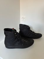 Sie bieten auf ein Paar originale Gucci Sneaker in Gr. 46