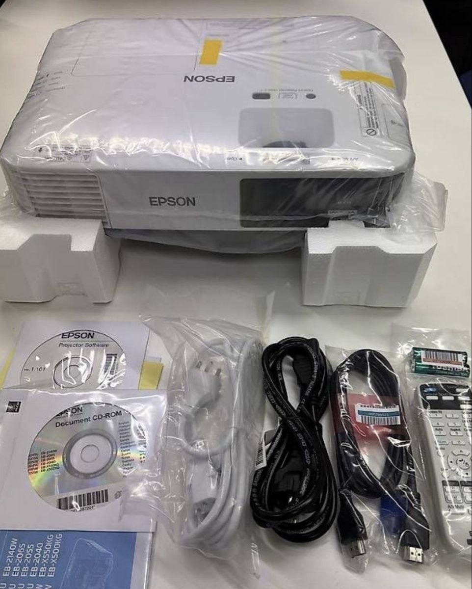 Epson Videoprojektoren: Beamer Epson EB-2250U – Neu und originalverpackt aus Niederuzwil von Shark1989