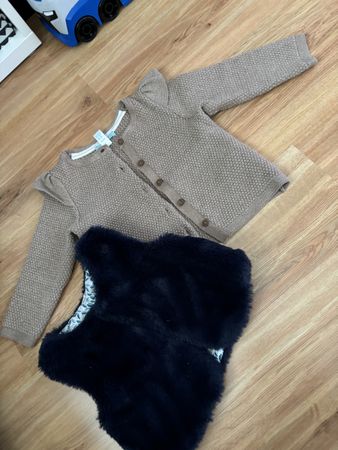 Set aus Pullover und Weste,