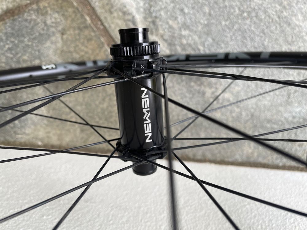 Roue NEWMEN Evolution SL R.35 622 21h FADE R SJ CL 12x142 SH