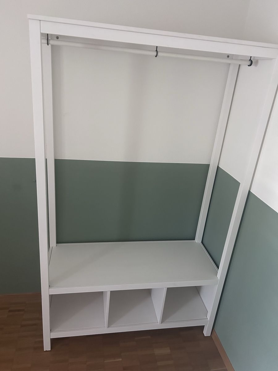 Ikea Porte manteau: Ikea Hemnes Garderobe  – D'occasion à Volketswil par sujitrad92