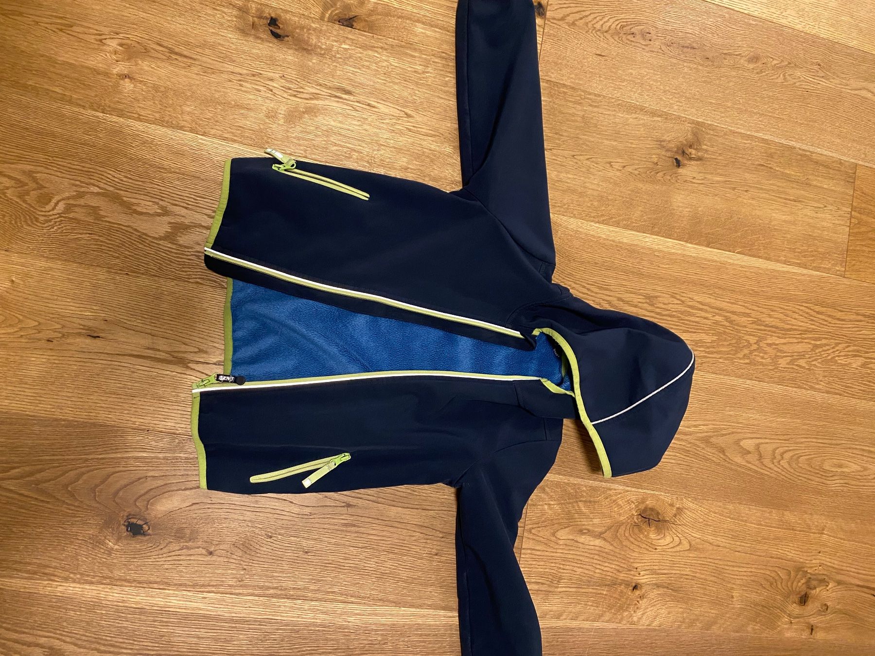 Jako-O Giacche & Cappotti: Softshelljacke Gr. 116/122 – Usato da Hochdorf venduto da rdegen88