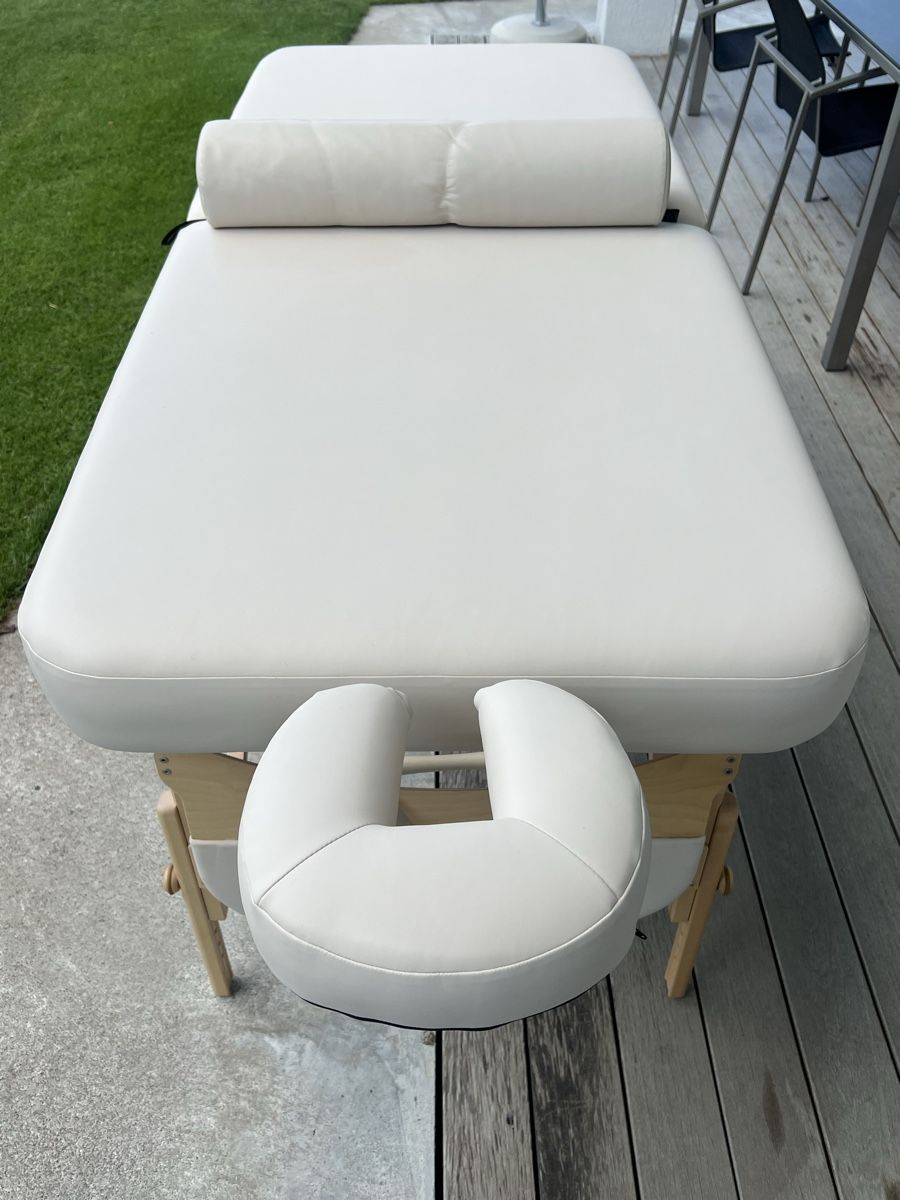 Massagegeräte: Oakworks Massagetisch – Gebraucht aus Rickenbach SZ von indira018