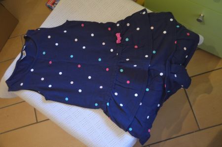 TAILLE 110-116- JOLIE ROBE