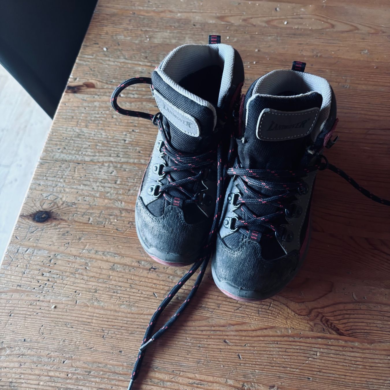 Chaussures garçon: Chaussures marche enfant 27 – D'occasion à Lajoux JU par plise 3