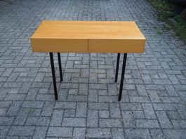 Minimalistischer Mid-Century-Schreibtisch