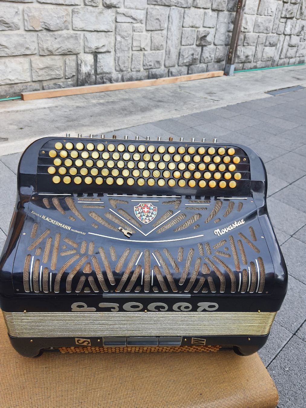Record Musikinstrumente: accordéon CH RECORD 5 voix  – Gebraucht aus Pont-de-la-Morge von Mirabelle0 1
