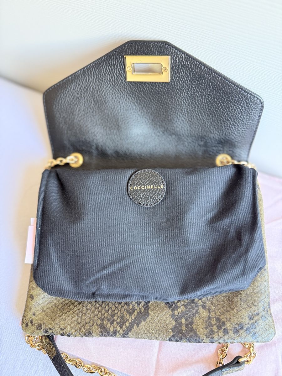 Coccinelle Borse da donna: Borsa Coccinelle – Nuovo (secondo la descrizione) da Bellinzona venduto da bul_mvy5 9