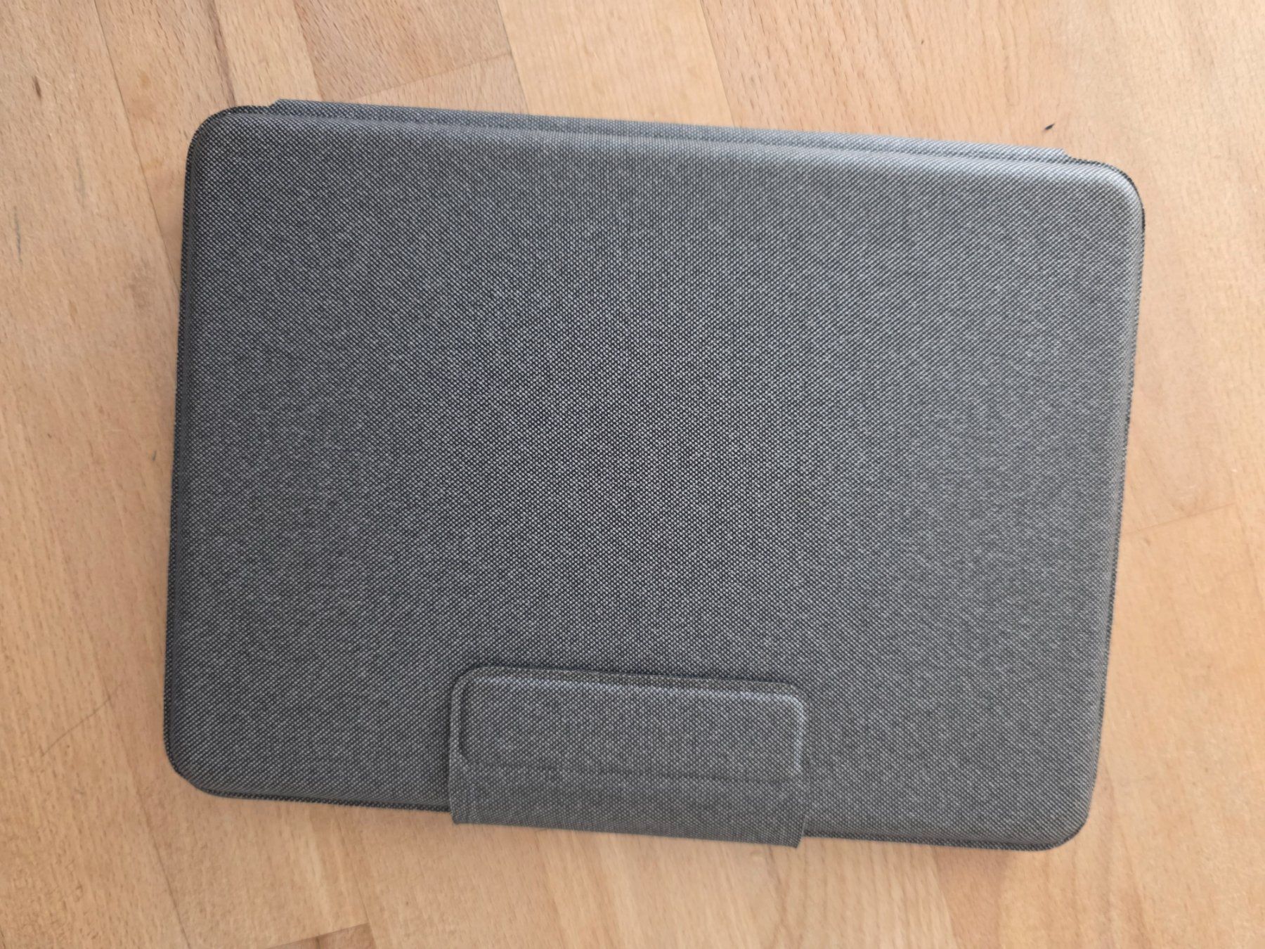 Logitech Tastiere: Logitech Folio Touch Hülle Ipad – Usato da Stäfa venduto da cosc2ch 1