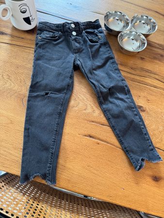 ZARA 🖤 Jeans Black Denim Destroy 110