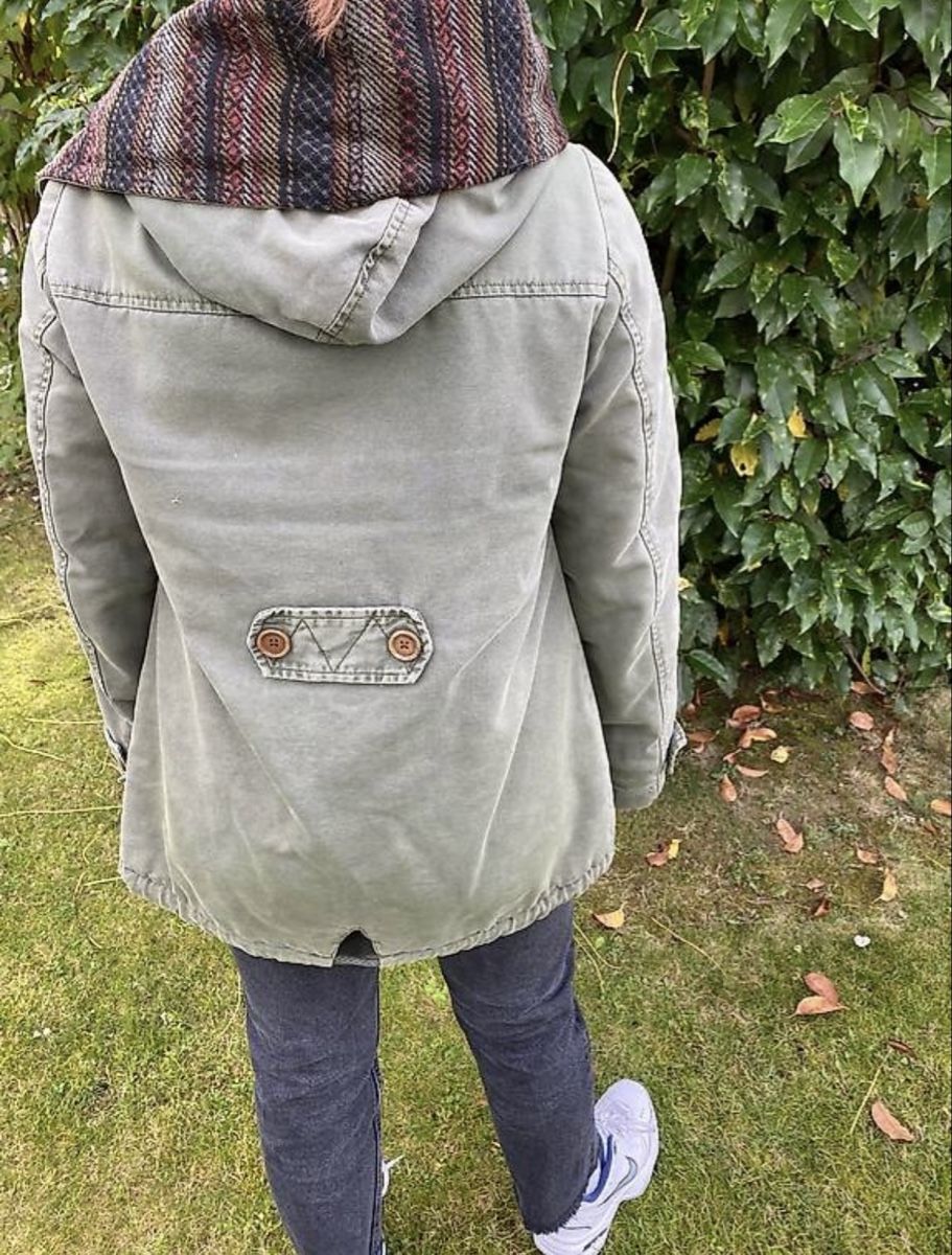 Giacche: Khaki Winterjacke mit Kapuze – Usato da Embrach venduto da ale_v5qn 4