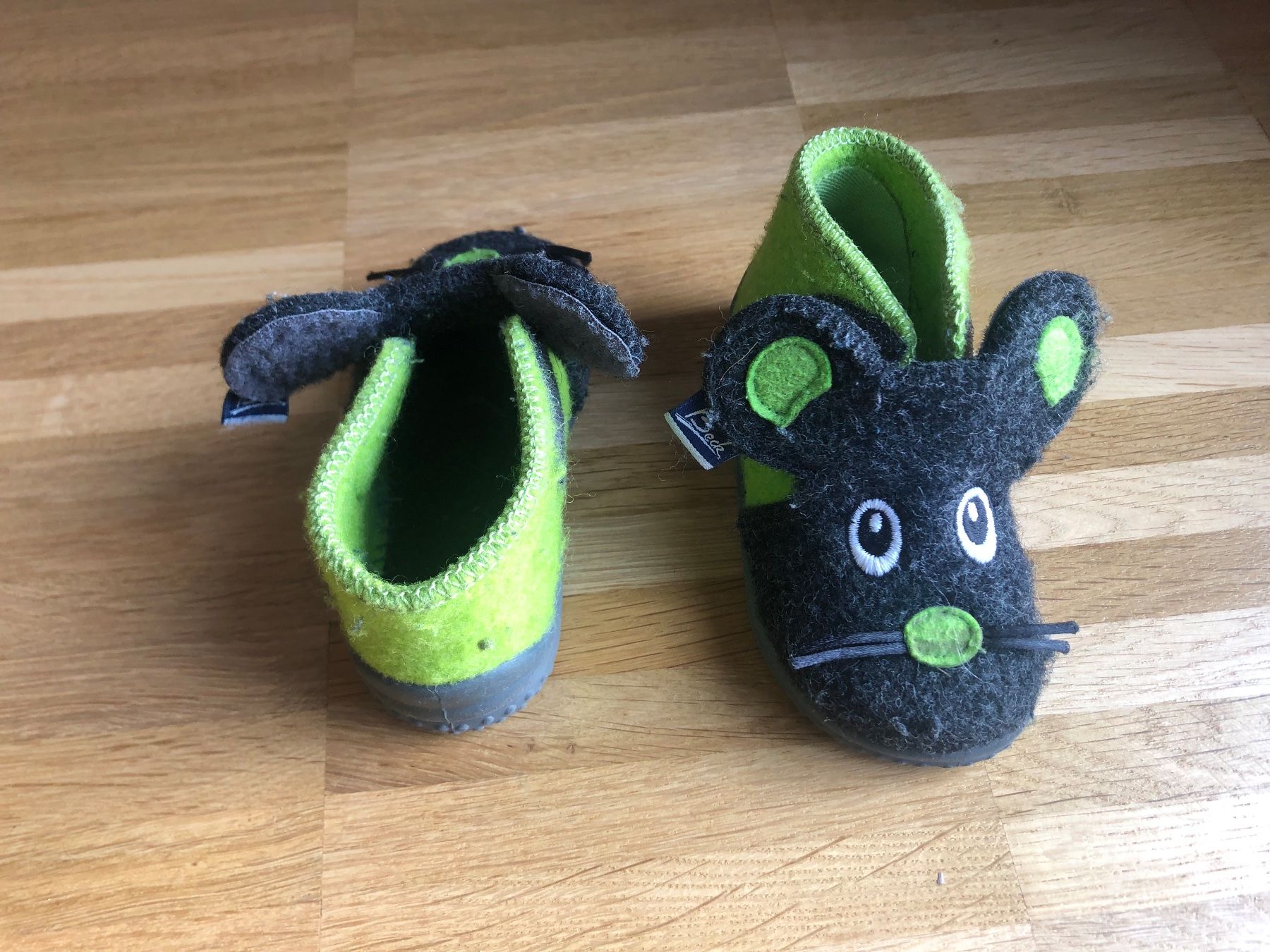Scarpe per ragazzi: Hausschuhe Gr. 22 – Usato da Riehen venduto da ERU_123 1