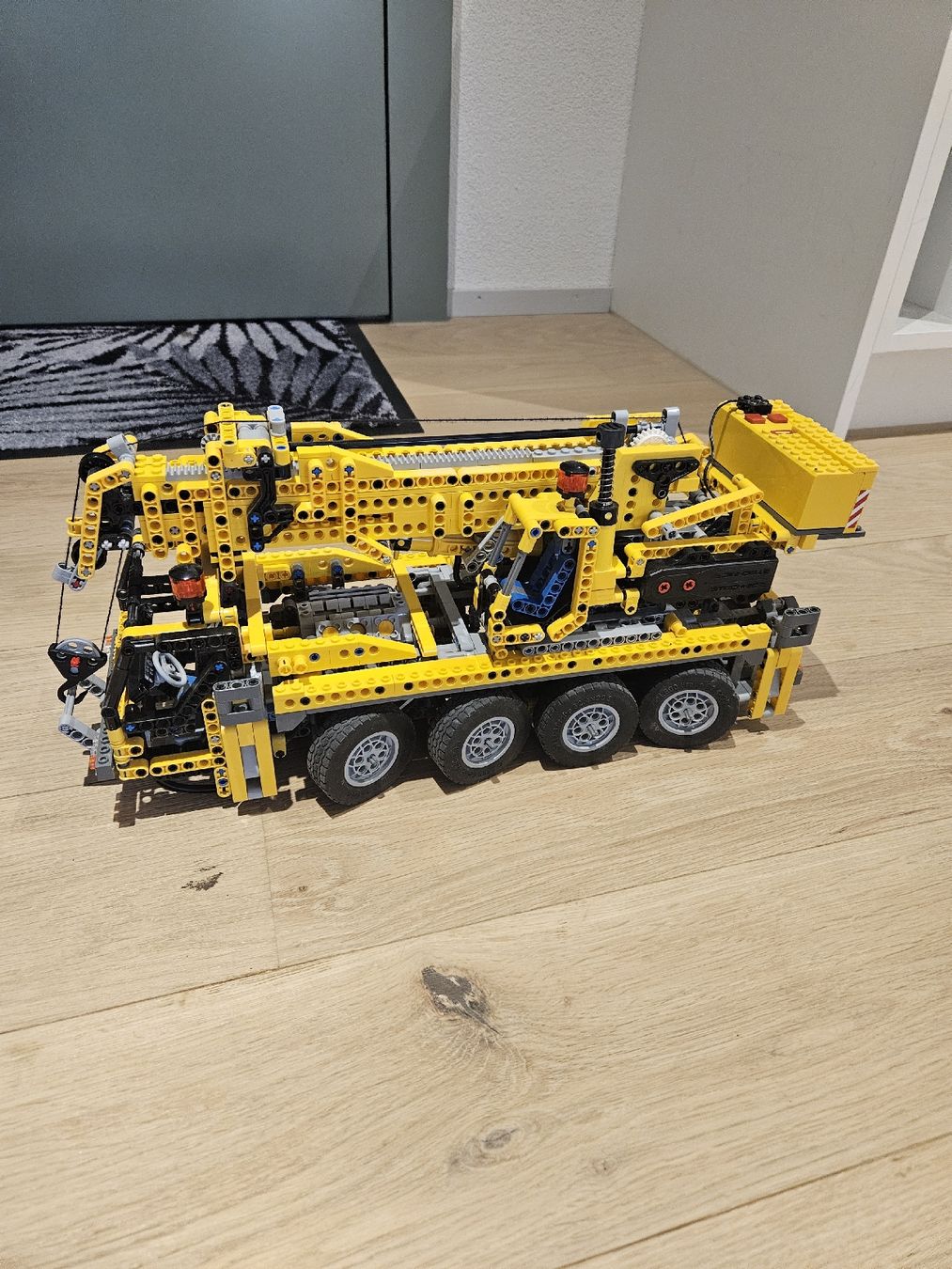 Technics Kit di costruzioni: LEGO Technics Lastkran 8421 – Usato da Winterthur venduto da Robin.1996 2