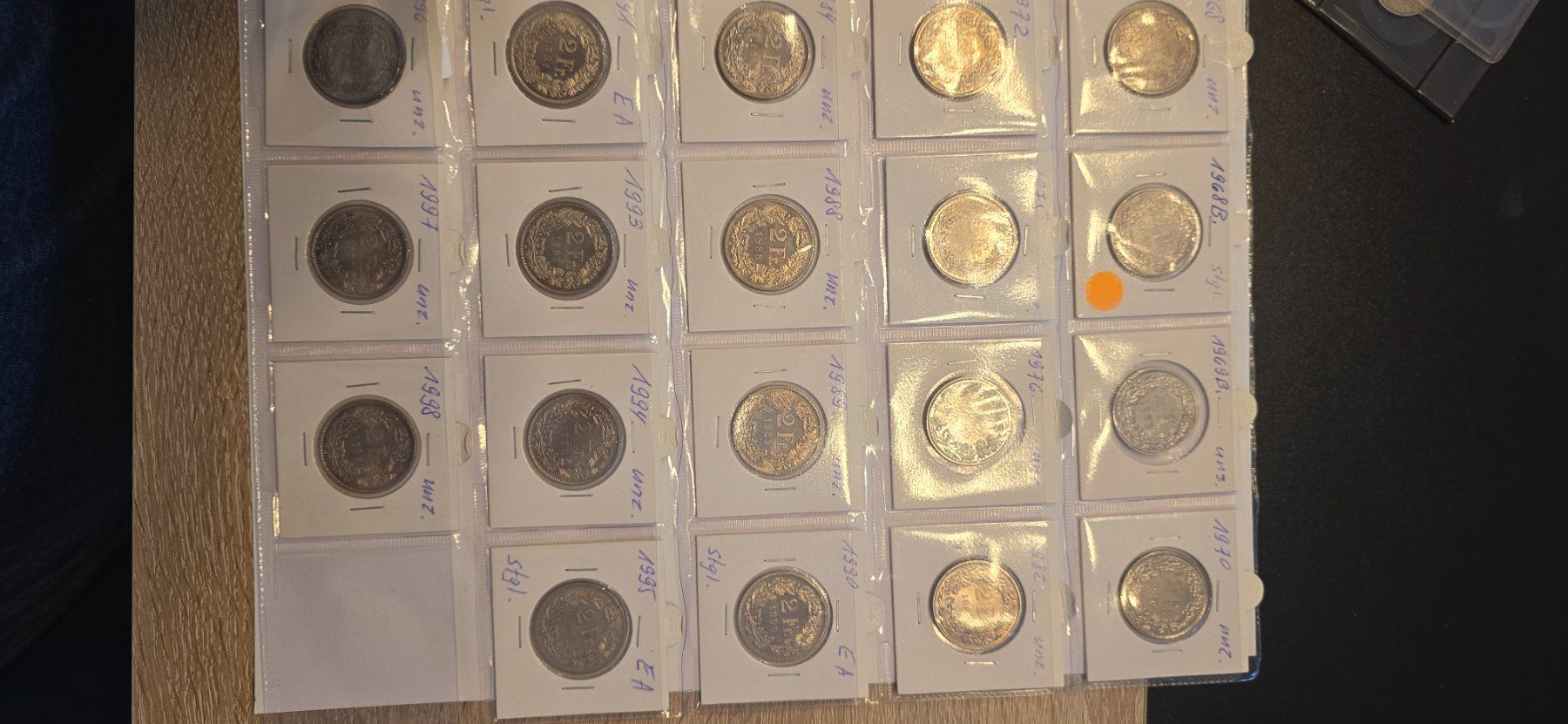 Toutes les monnaies: Lot 2chf 1968-1998 UNZ – D'occasion à Fribourg par yan_z5fr