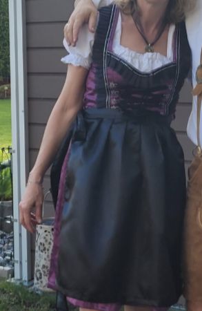 Dirndl violett/schwarz, Grösse 36