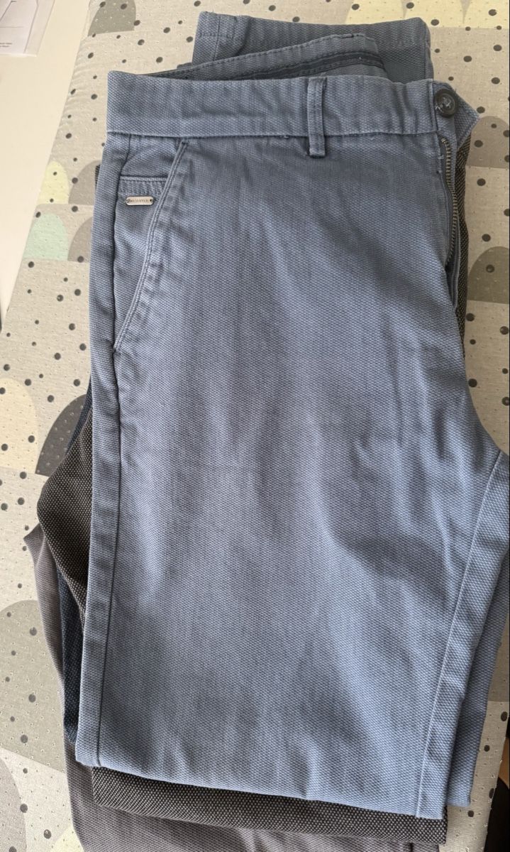 Lots de vêtements: Herren Hosen – D'occasion à Abtwil SG par Fcbayern1992