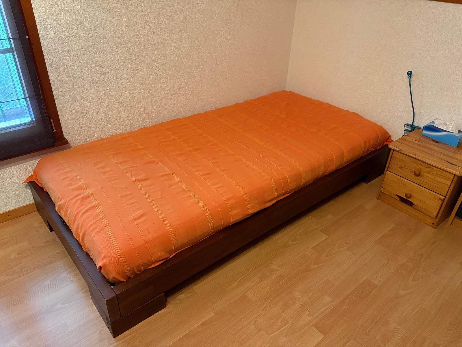Micasa Betten: 3 lits à vendre individuellement ou ensemble – Gebraucht aus Les Acacias von jla_qp9s 1