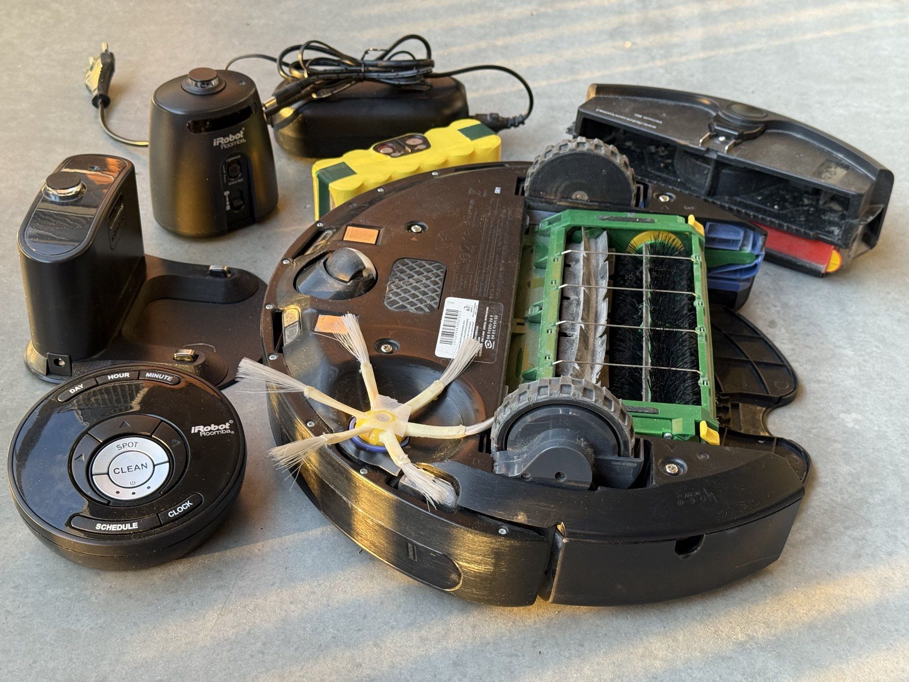Irobot Aspirateurs & Accessoires: Roomba 581 – Défectueux à Zürich par Lbreuss 4
