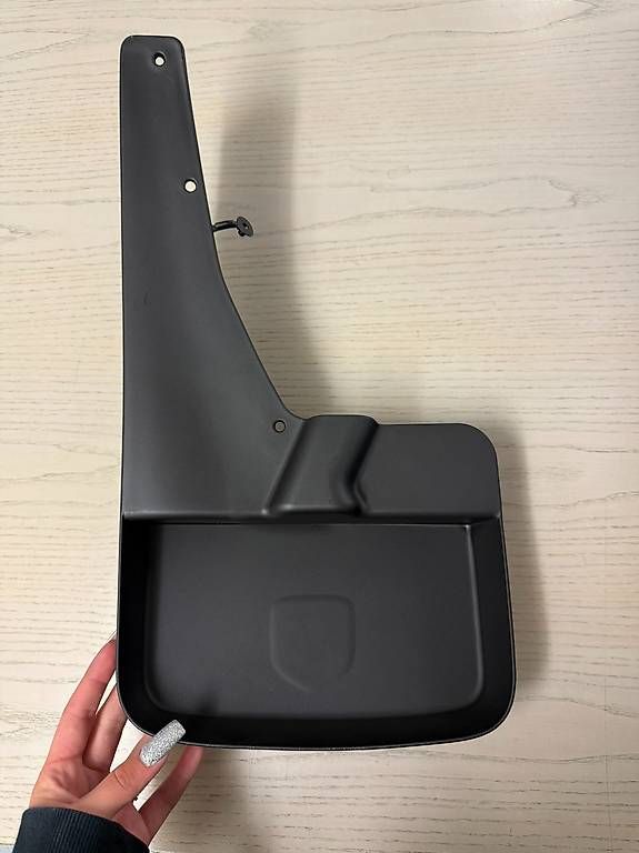 Ersatzteile: Original Front Splash Guards für Ram 82214137 – Gebraucht aus Wollerau von ST_DYNAMICS_AG 2