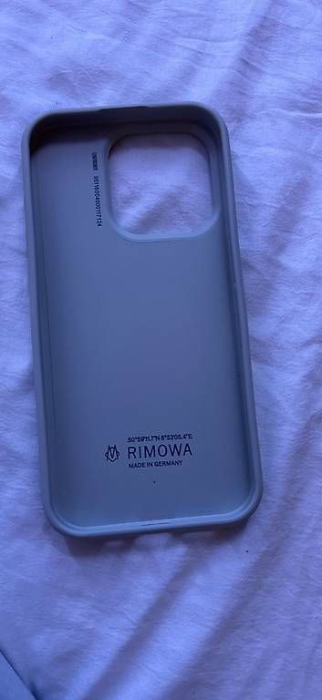Covers & Schutzfolien: Rimowa Handyhülle iPhone 15 Pro – Gebraucht aus Hauenstein von bit_9px6 1