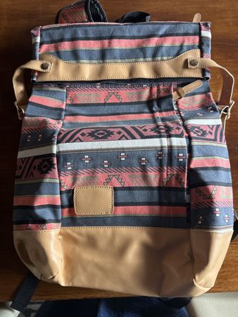 Trendiger Rucksack im Ethno-Look
