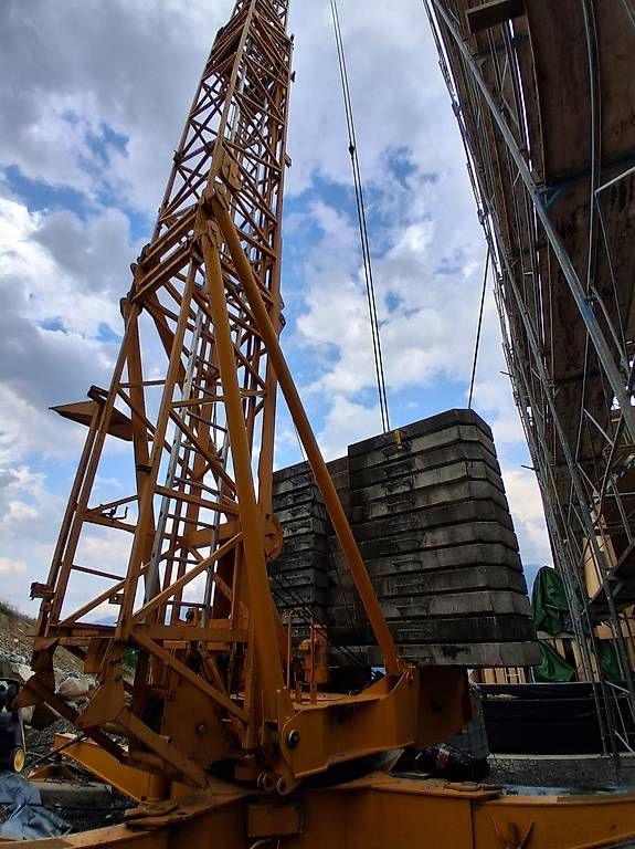 Grues: Baukran Potain  40m Ausleger – D'occasion à Giswil par aebitp78 2